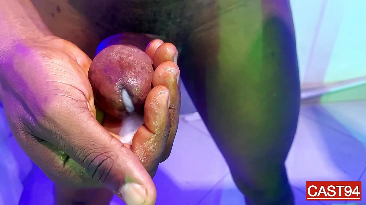 大黑大胆的鸡巴手淫