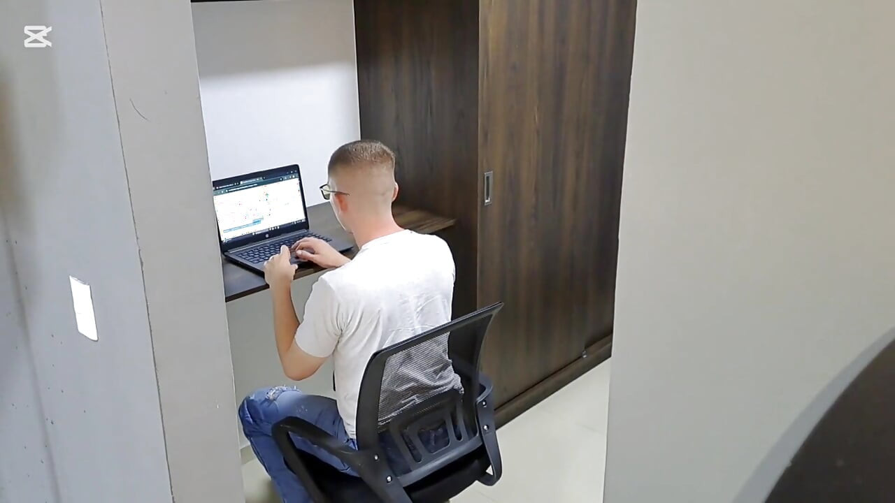I Found My Boyfriend's Work Room and I Fuck His Ass Until I Give Him a Lot of Milk (valeria Toro)