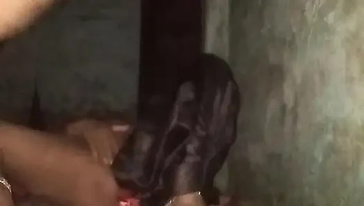 Bhabi ne baiya ke bal saf kiye fir chudai ki
