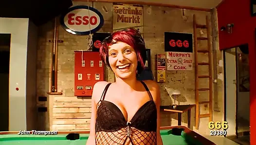 Azgın Japon Sürtük Fışkırtma Patlaması Için Taşan Küvette Kendini Parmaklıyor Ve Dildo Yapıyor!