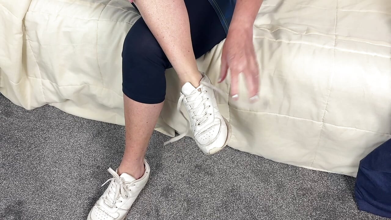 Mrs Mature Feet wishing the Scotland Team well 477