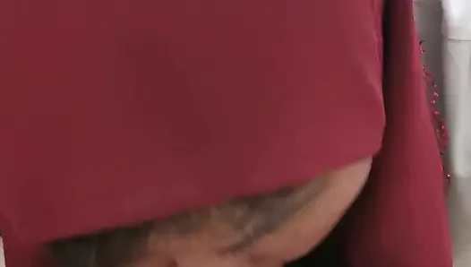 Üvey kız kardeş üvey erkek kardeşine 31 çekmesi için kandırıldı.