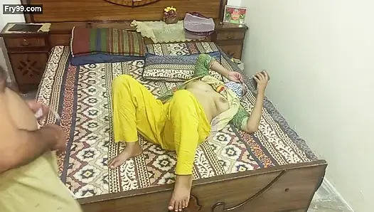 Desi bhabhi panas dan seksi disetubuhi oleh bf