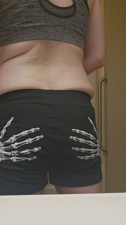 Nemam puno guzice za protresti, ali svejedno ću je protresti