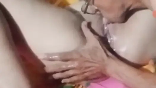 Киску красивой жены так хорошо поедать