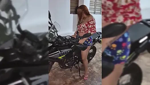 Bana motosiklete binmeyi öğretirsen götümü veririm. Amerika Birleşik Devletleri - Amerikalı