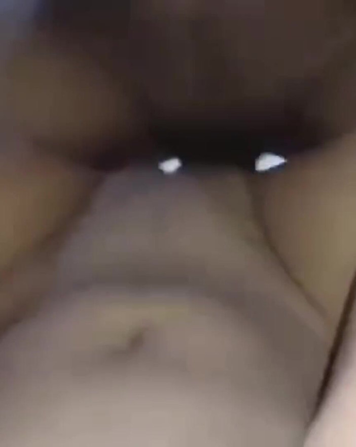 Apni dost ko bohut maje se choda
