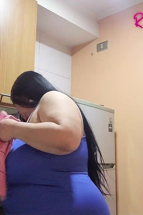 Hayranlar için videolar: maskeli genç adam beni mutfakta sikiyor ve bundan zevk alıyorum