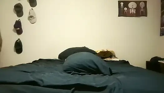 Dry humping fun in bed with my open hole