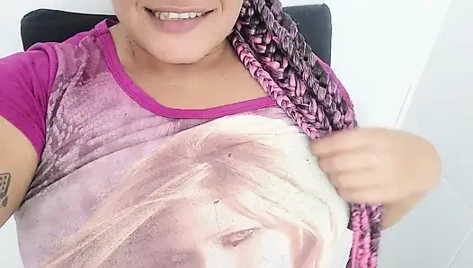 Gadis hot rambut merah muda