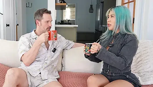 Büyük götlü latin Tom Games podcast'inde çıplak uno ve twister oynuyor