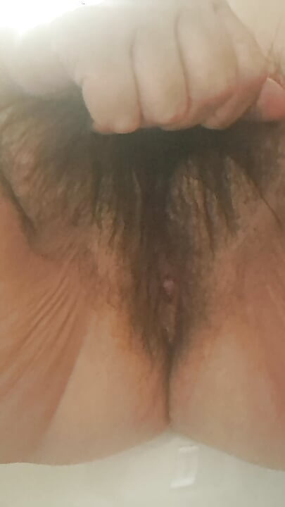 질에 젖어 손가락을 빠는 뜨거운 밀프