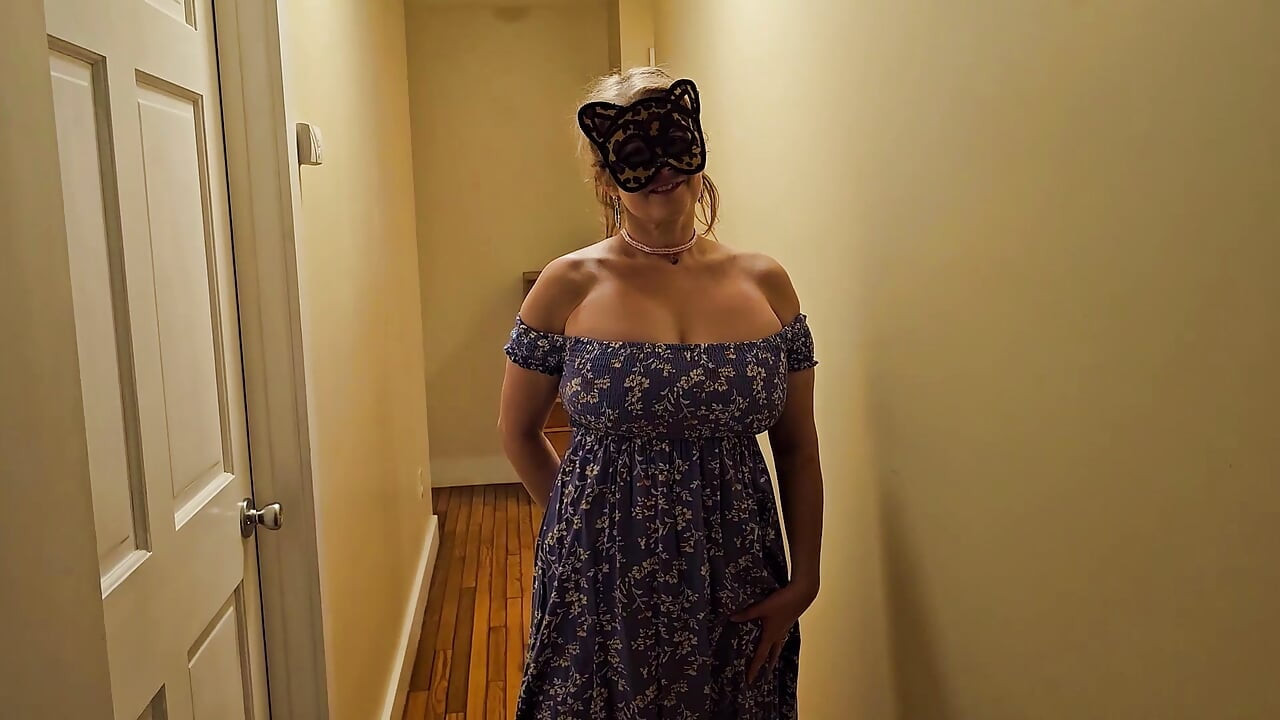 Mami con curvas le encanta mostrarte sus grandes tetas