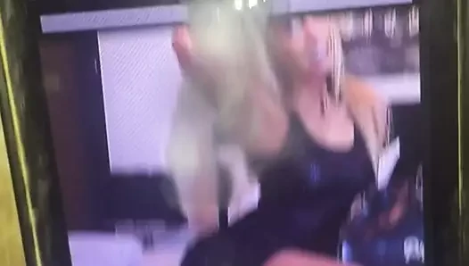 Cum üzerinde yanita yancheva uzun seksi bacaklar