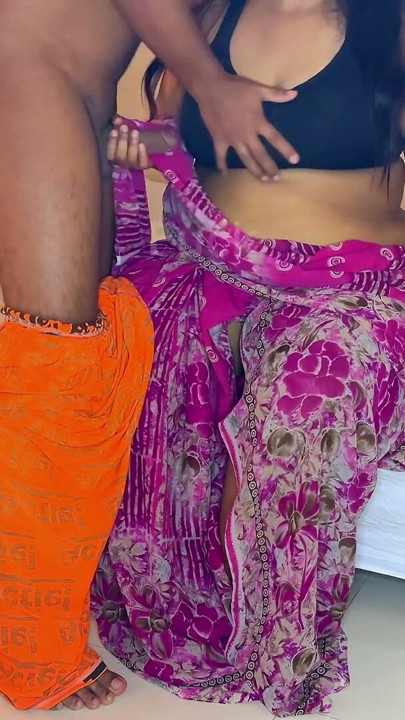 Dost kee man ne apane bete ke dost ke sath adhe rat mein kiya chudai- aku ngentot ibu seksi teman-temanku karena dia sange | Klip 1