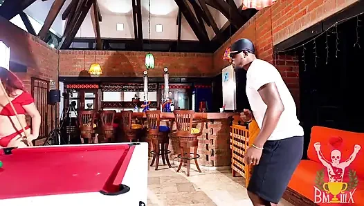 8 bälle tief bei Christy Evans