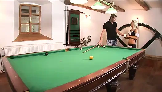 Ian scott si cewek hot rambut pirang mesum