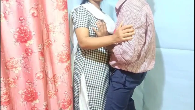 SCHOOL GIRL HAVING SEX WITH HER BOYFRIEND FROM ANOTHER SCHOOL AT COACHING CENTER