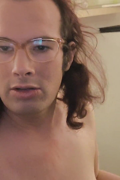 Iznosim smeće gol (susjed me uhvatio)