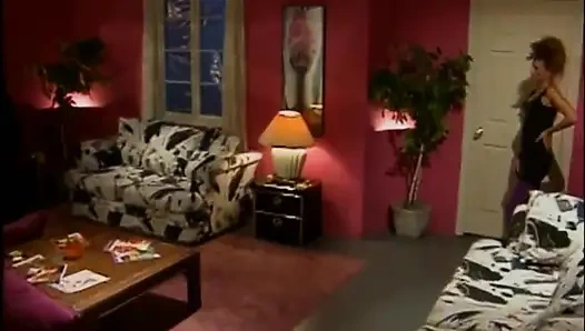 Tante seksi dengan toket besar dientot habis-habisan sama kontol besar suaminya