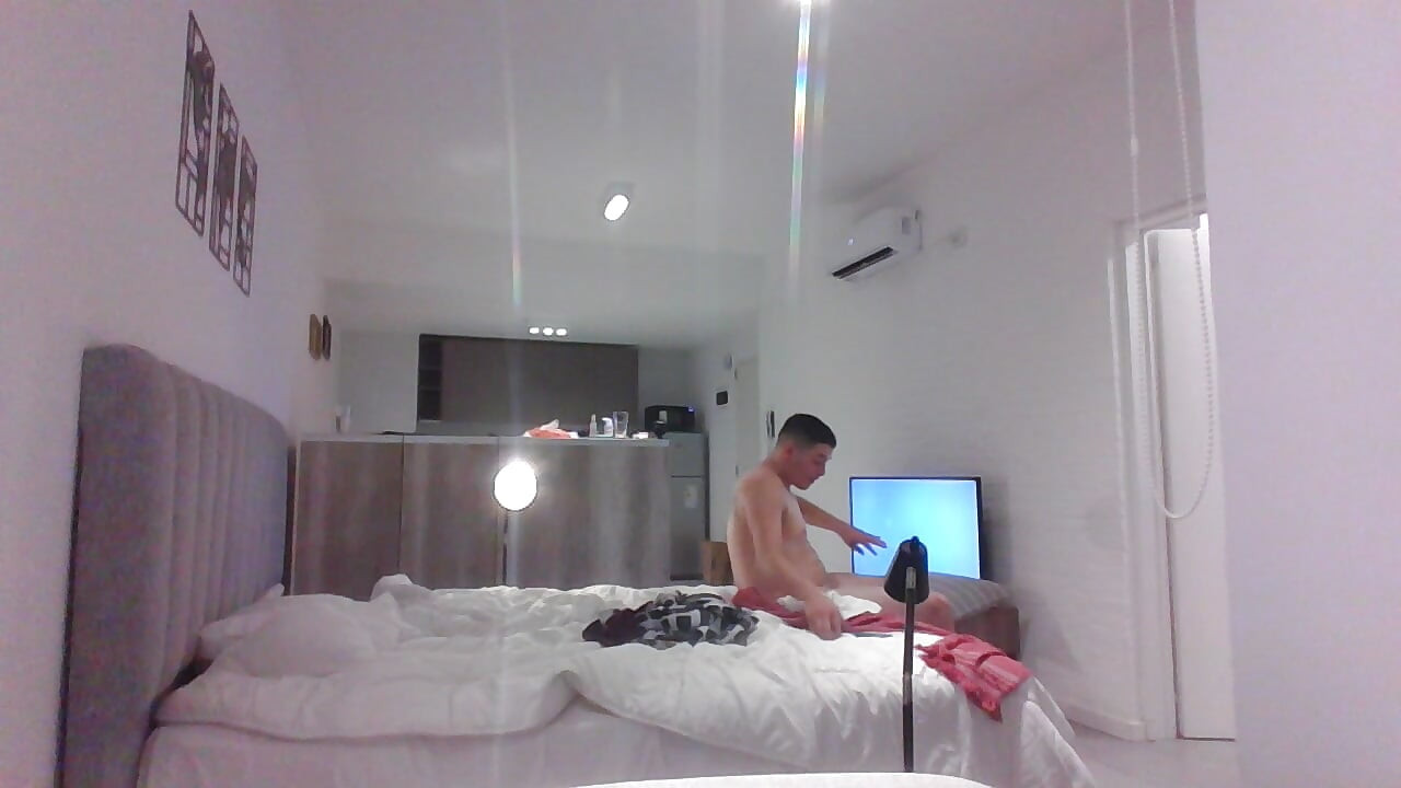 Cewek Argentina lagi asik seks threesome sama orang asing