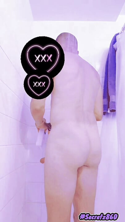 Secretz860 - pervert takes freaky solo shower