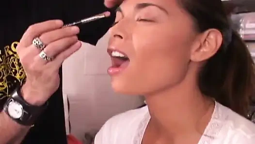 Tera Patrick, Briana Banks'in yer aldığı çarpışma kursu dvd kapağı için fotoğraf çekimi