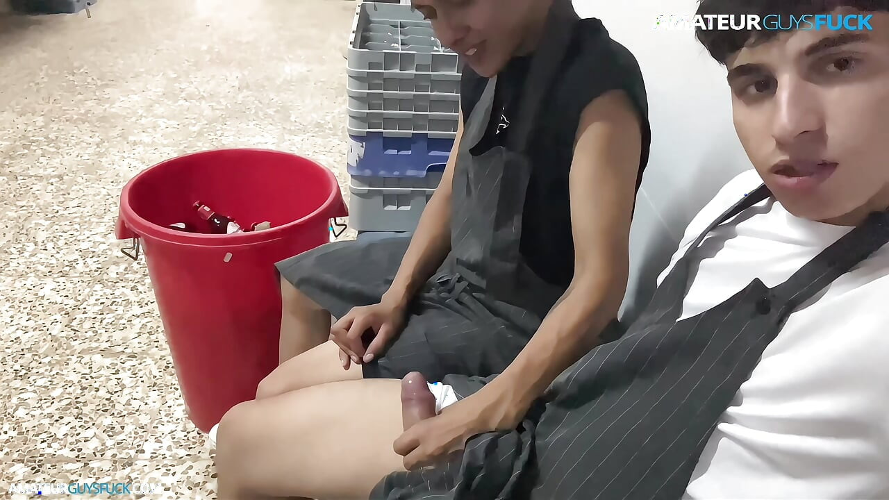 किसी को भी इस ब्रेकटाइम लंड चुसाई को नहीं देखना चाहिए था!