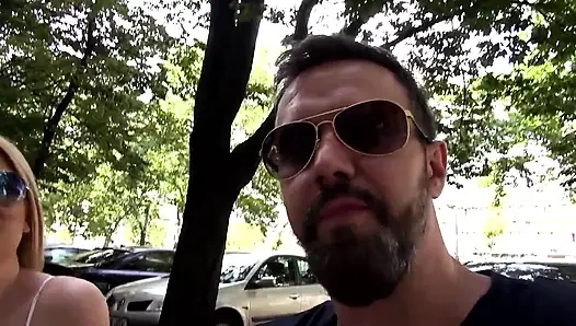 Tätowierte Blonde Schlampe Nimmt Einen Halsfick Und Bekommt Ihren Arsch Zerstört!