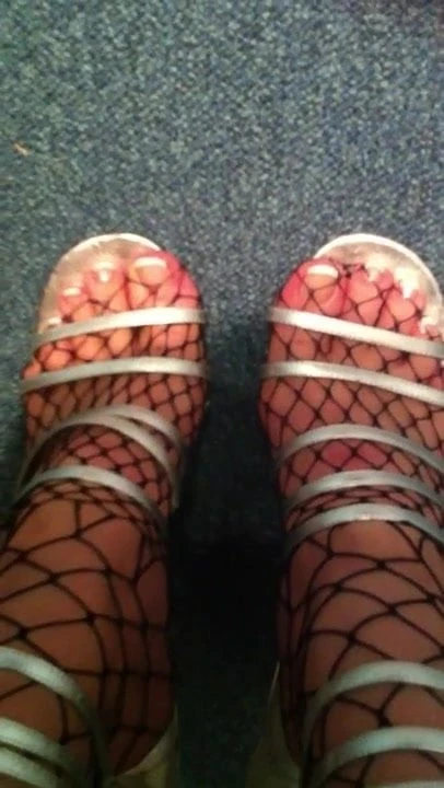 Feets in sexy High Heels and Fishnet Bodystockings