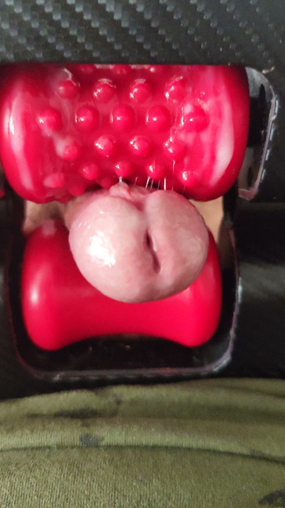Orctan masturbator makes me spurt