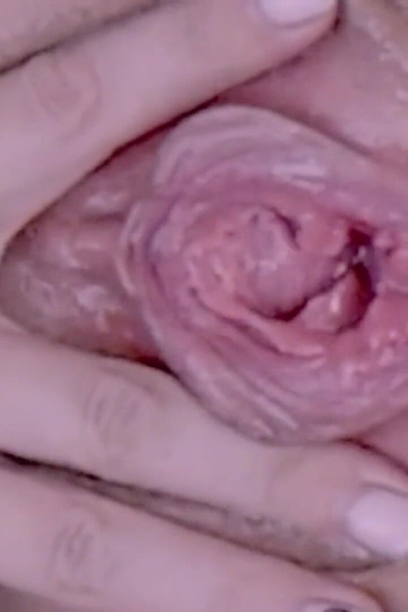 Vibrator in Stepmom's Creamy, Made Her Squirt