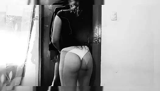 the DELIVERY arrived and I PAY you with ORAL