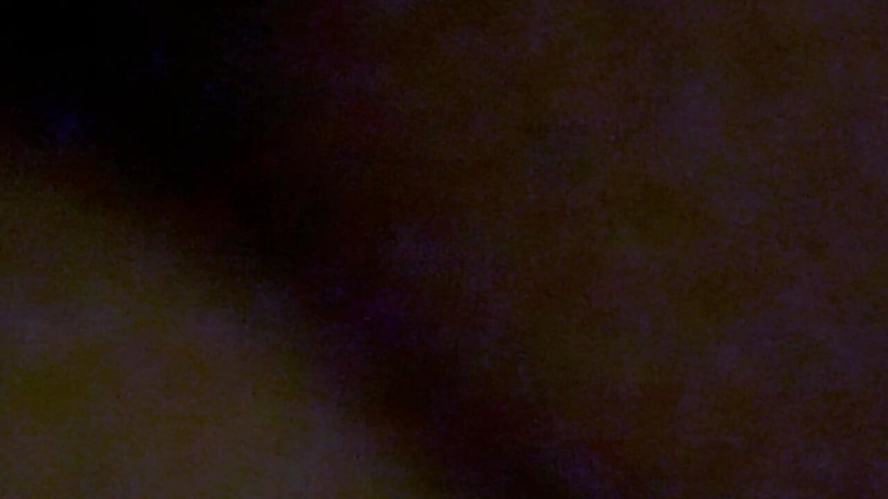Kuuma vaimo, jolla on isot tissit, saa nussitusta