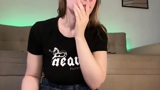 Jucielussie трахает анал с большим хуем так жестко