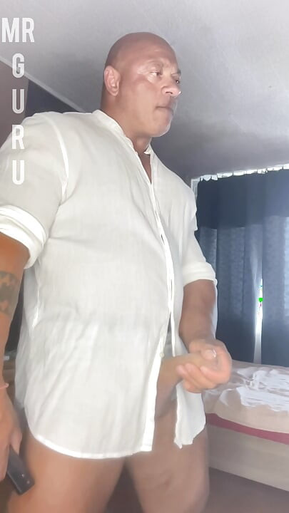 ゆっくりとした手コキ。グル・ワンク氏