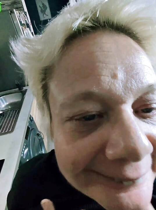 在自然厨房里做爱