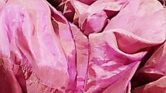 Dickhead chà xát với màu hồng sa tanh bóng mượt của người hàng xóm bhabhi (46)