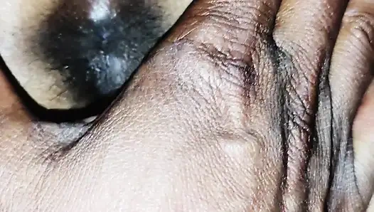 Suman Bhabhi ko nangi karke full body massage kiya.