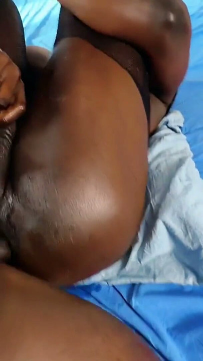 Ebony TS squirts on muscle top's thick BBC | Clip 2