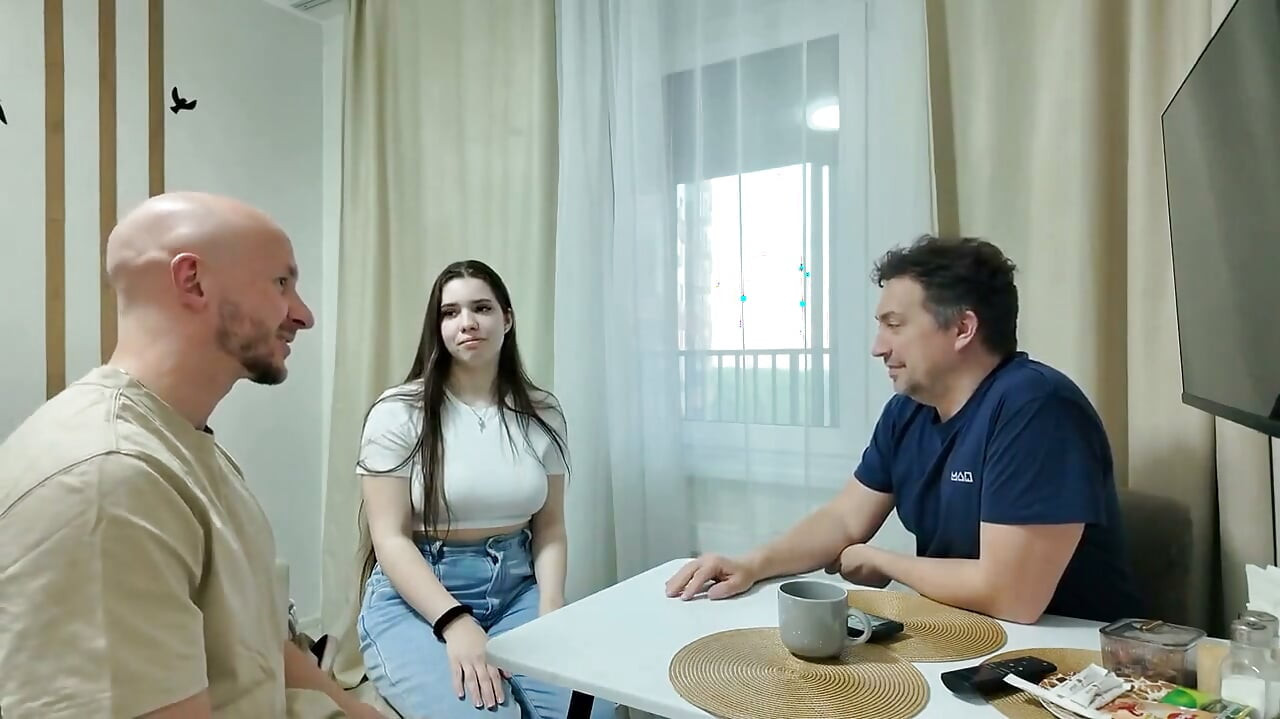 Вітчим таємно спостерігав, як я наповнююся спермою
