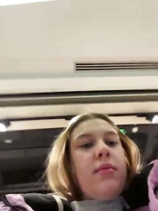 Extreme cumming in the locker room with jucielussie