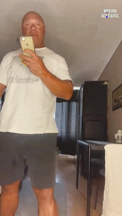 Mr Guru Just Flow It Out.