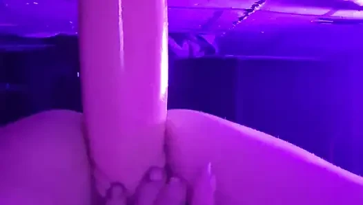 Aku lagi asik ngentot dildo 25 cmku