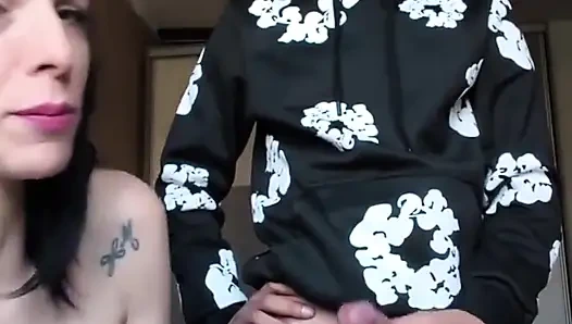 Live-dreier Mit Iria Und Vampirosa Mit Giovannixl's. Ich Platze Bei Beiden Vor Guter Scham Und Freude