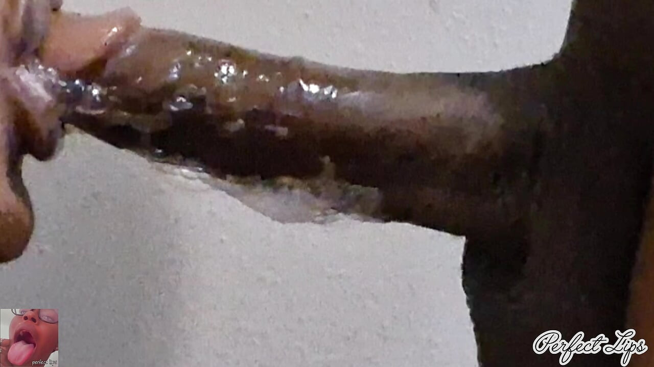 柔らかい唇がペニスをしゃぶる 超乱暴