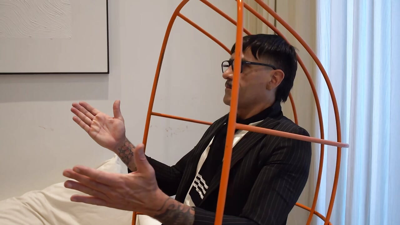 Don Bergolinni seeks his muse The most bizarre lesbian casting in Buenos Aires