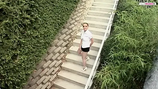 Sıkı sekreter anal sikişmeyi seviyor