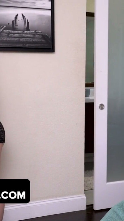 Teamskeet sinematik evren - yaşlı adam üvey kızını disipline ediyor ve ona sikini emdiriyor | Klip 3