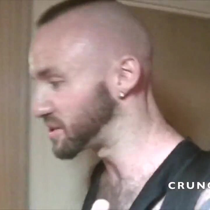 Jess używana przez Justina podczas masażu tantrycznego